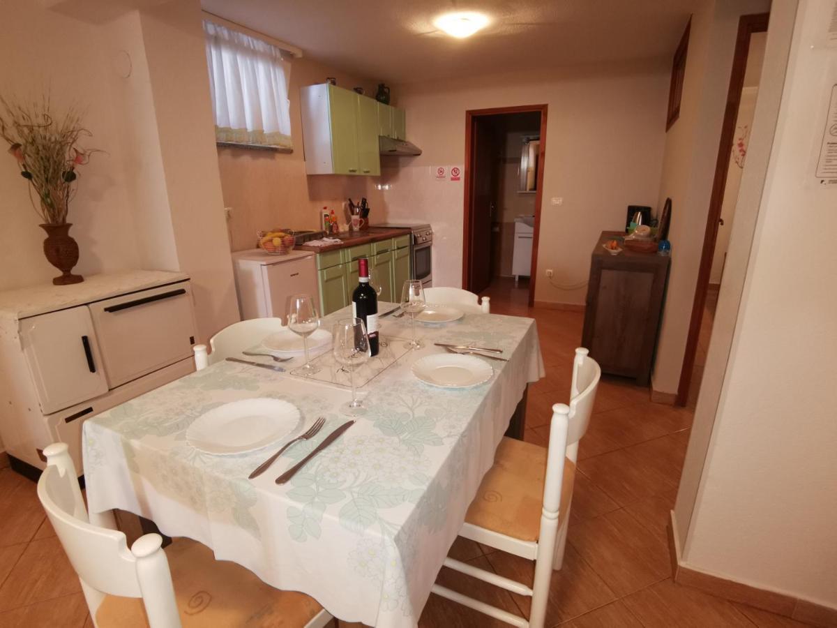 Apartmani Berber Babici Εξωτερικό φωτογραφία