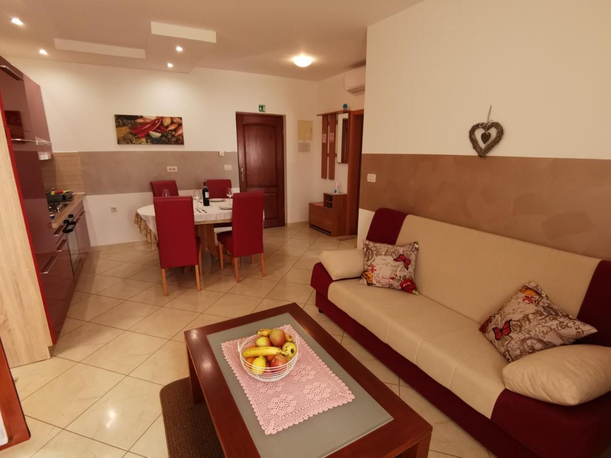 Apartmani Berber Babici Εξωτερικό φωτογραφία