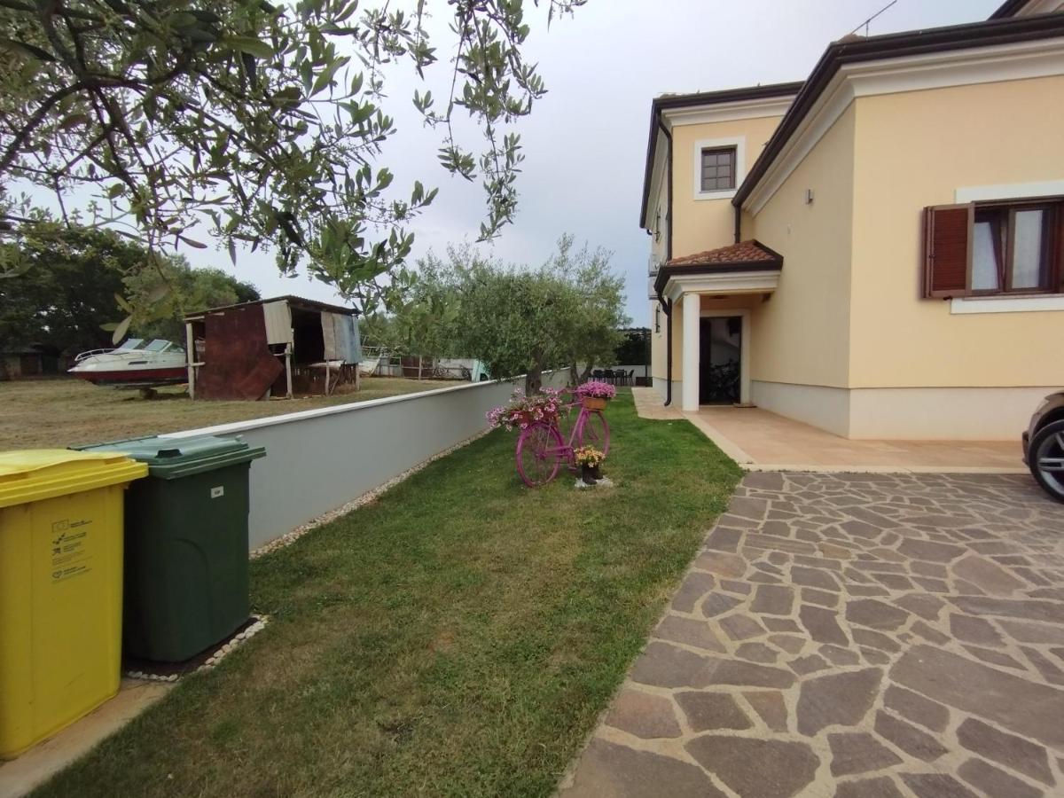 Apartmani Berber Babici Εξωτερικό φωτογραφία