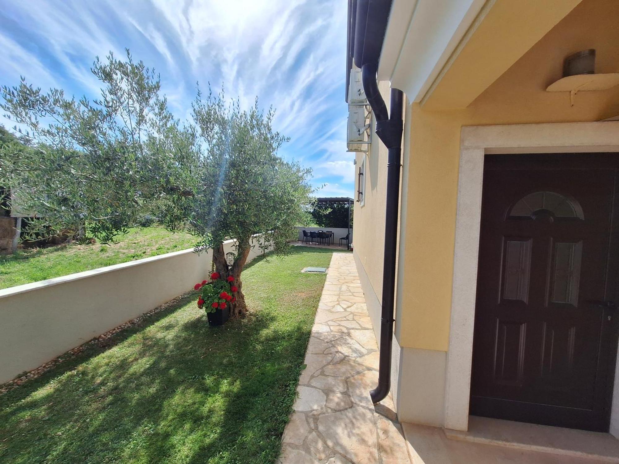 Apartmani Berber Babici Εξωτερικό φωτογραφία